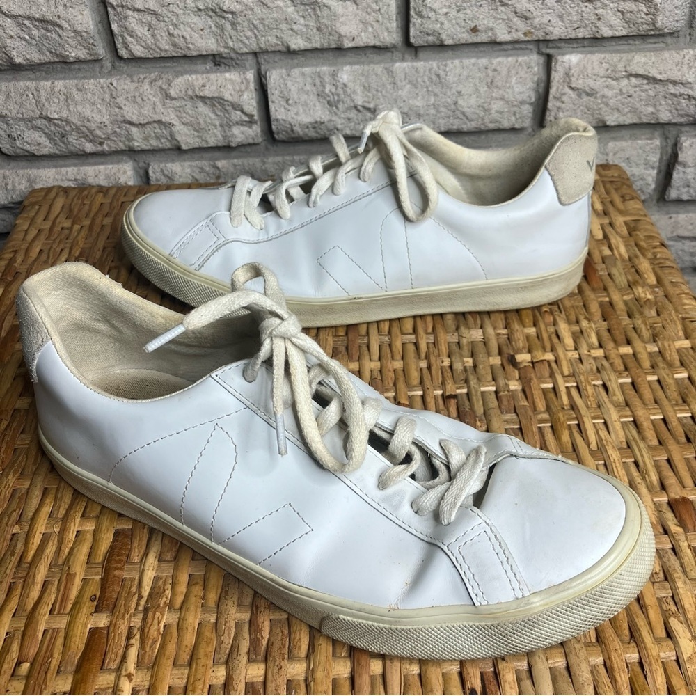 VEJA Esplar Leather Logo Sneakers - Picture 2 of 7
